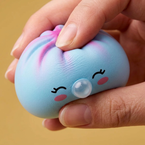 Dumpling Squishy Frost Blue Rare Blow IJsblauw — slow-rise effect, het schuim vert langzaam terug