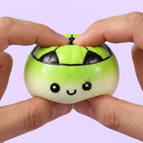 Mystery Dumpling Squishy Voetbal Editie tijdens het knijpen, zacht materiaal