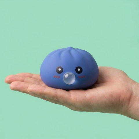 Dumpling Squishy Paars XXL Zacht in de hand gehouden, echte grootte