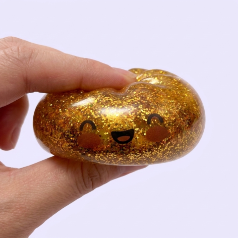 Squishy Bun Mystery Dumpling Verrassingsbox tijdens het knijpen, zacht materiaal